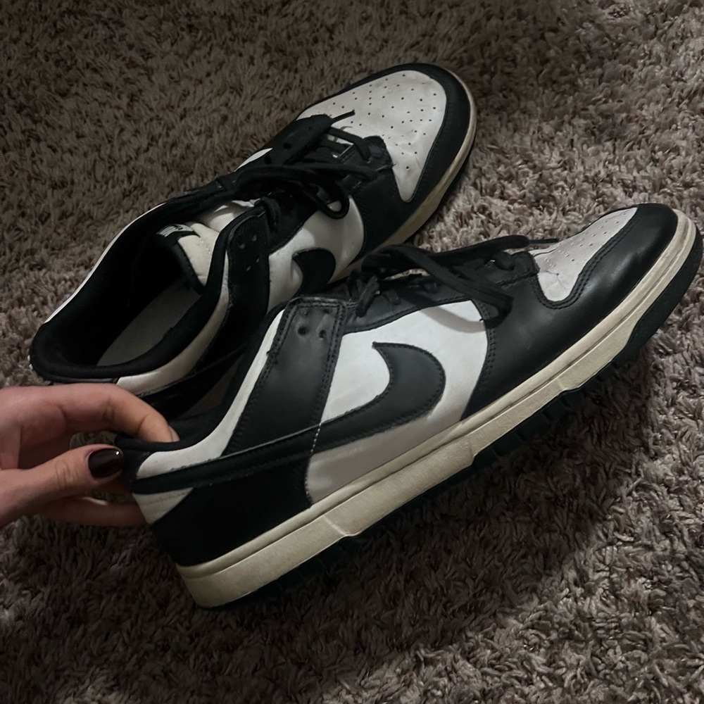 Nike Men's Black and White Sneakers